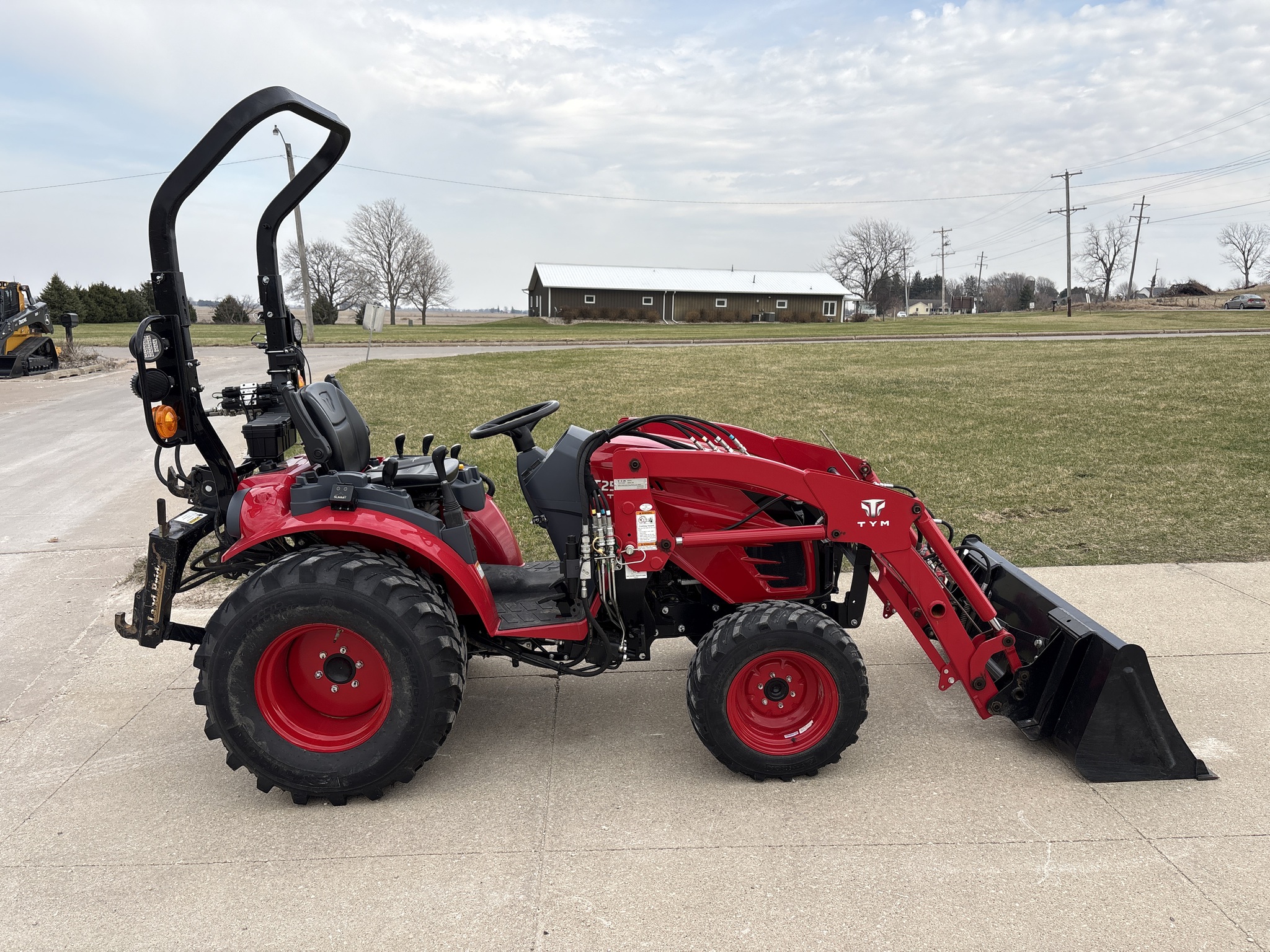  2025 TYM T25 w/TL25 Loader & 4-N-1 Bucket at Heritage Tractor in Geneseo, IL