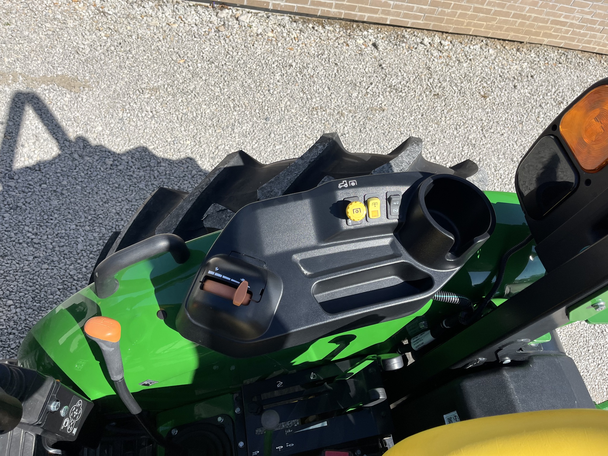  2024 John Deere 5075E at Heritage Tractor in Smithville, MO
