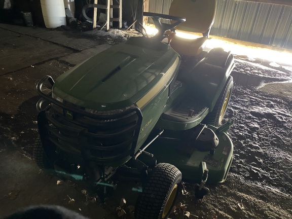 2025 John Deere X734 - Photo6