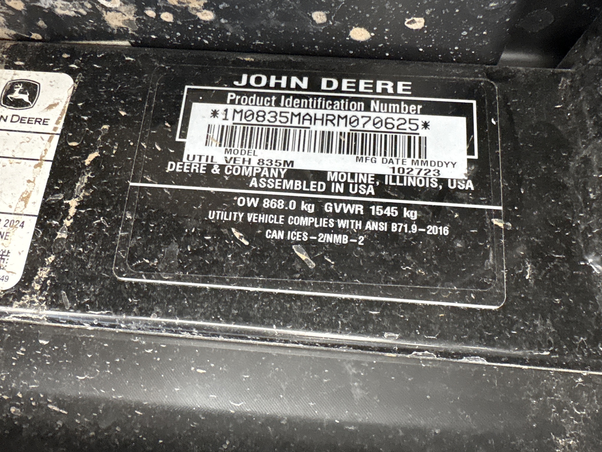  2024 John Deere XUV 835M at Heritage Tractor in Geneseo, IL