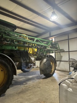 2017 John Deere R4030 Photo 3