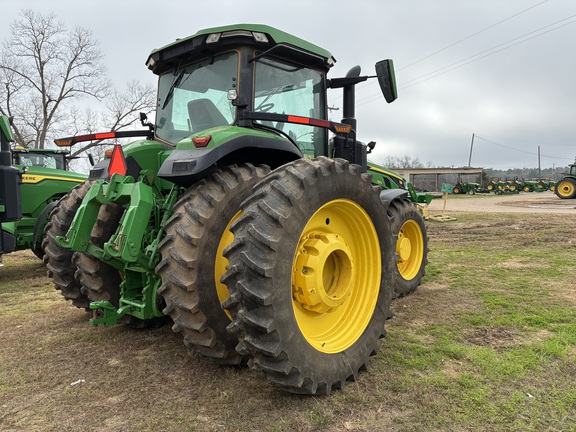 2025 John Deere 8R 250 Photo 3