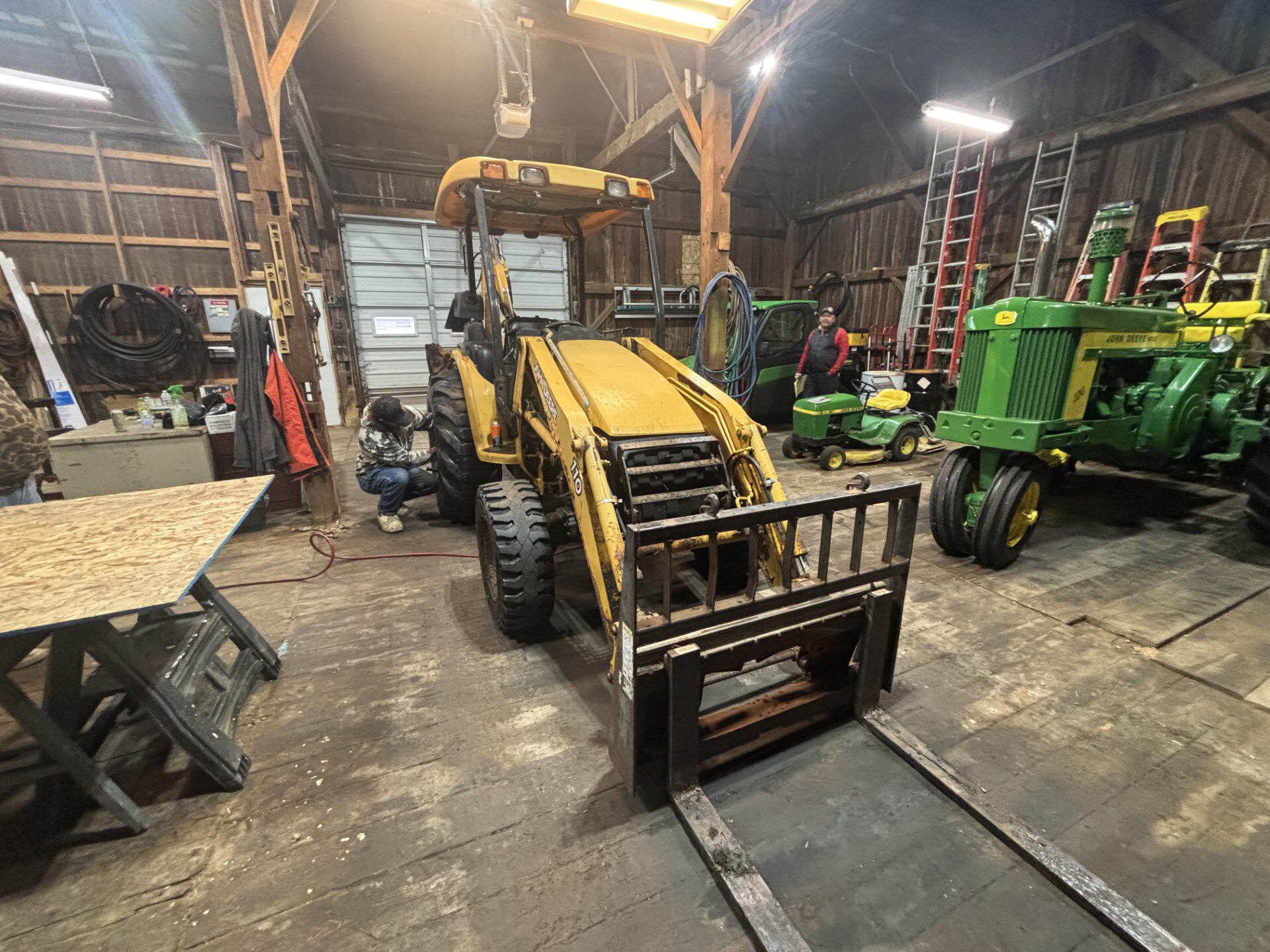 2005 John Deere 110TLB Image 5