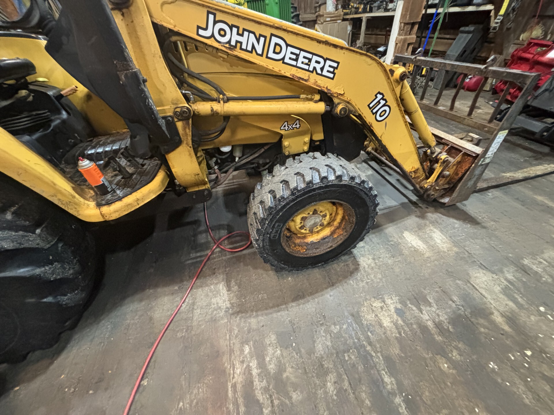 2005 John Deere 110TLB Image 3