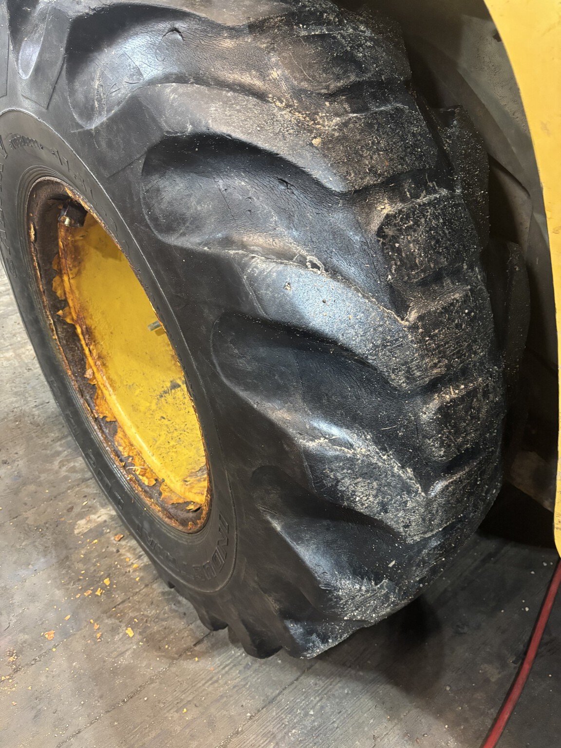 2005 John Deere 110TLB Image 8