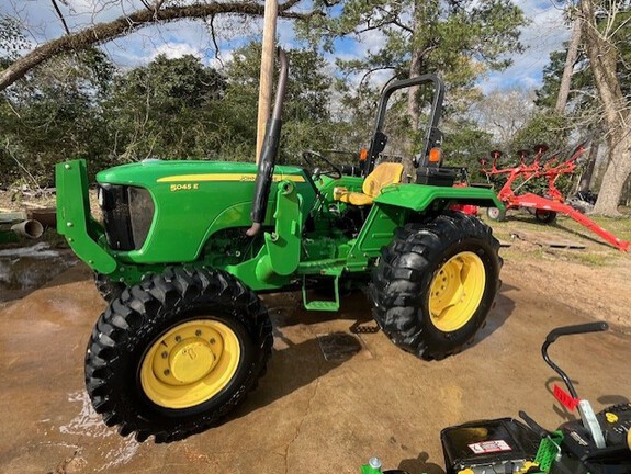 2014 John Deere 5045E Photo 1