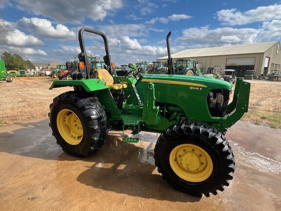 2014 John Deere 5045E Photo 3