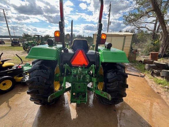 2014 John Deere 5045E Photo 5