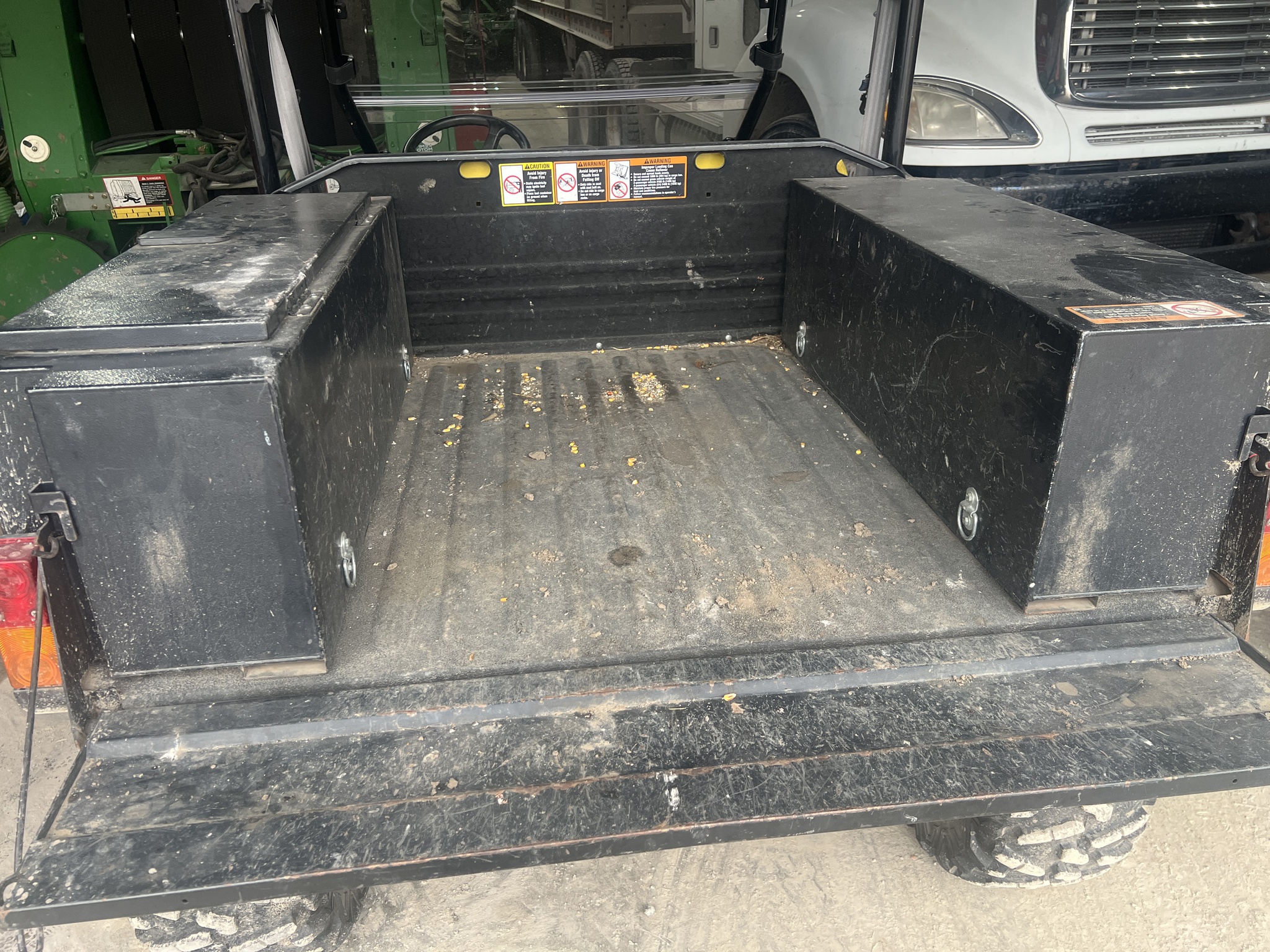 2015 John Deere XUV 825i Image 5