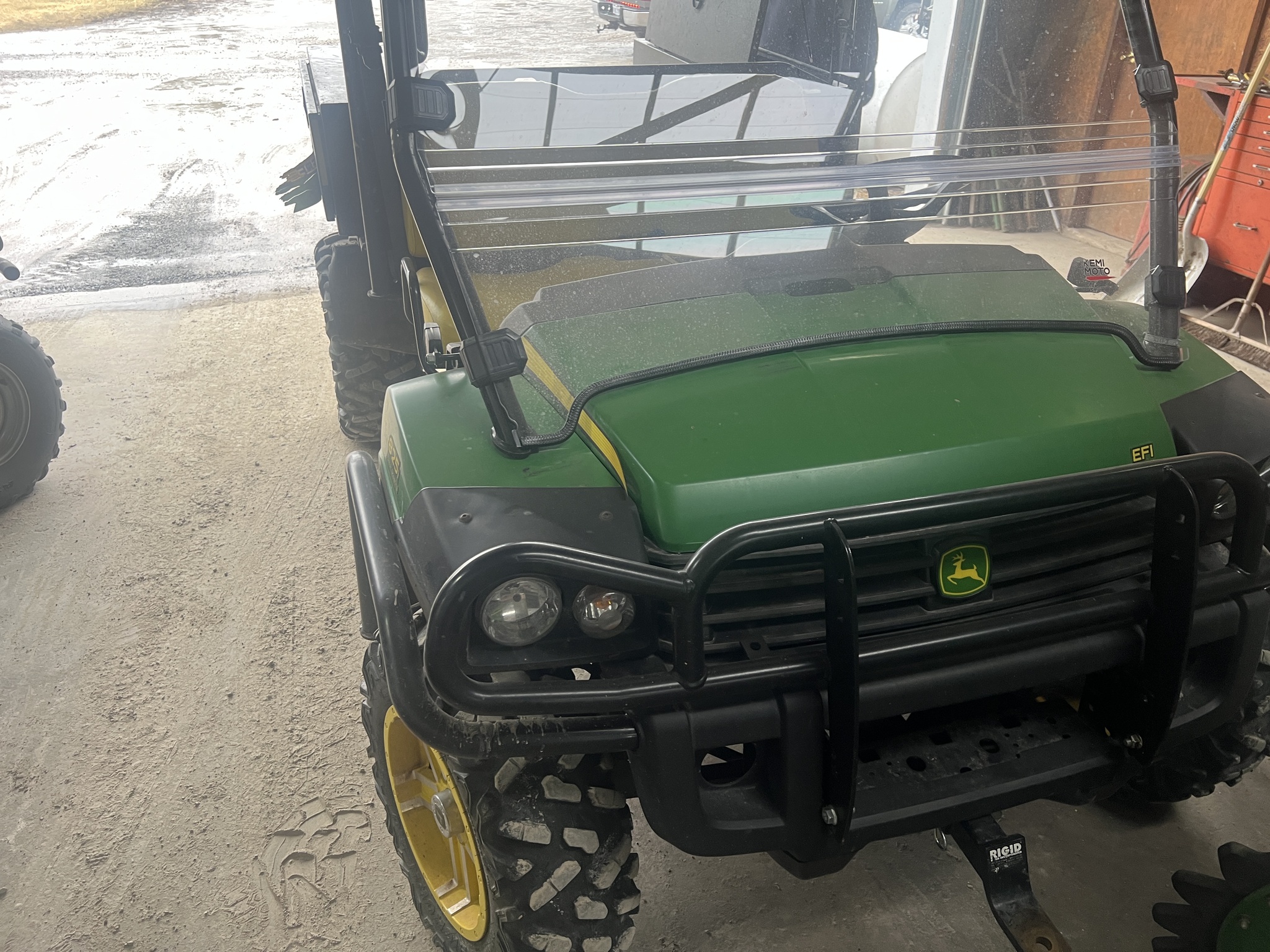 2015 John Deere XUV 825i Image 2