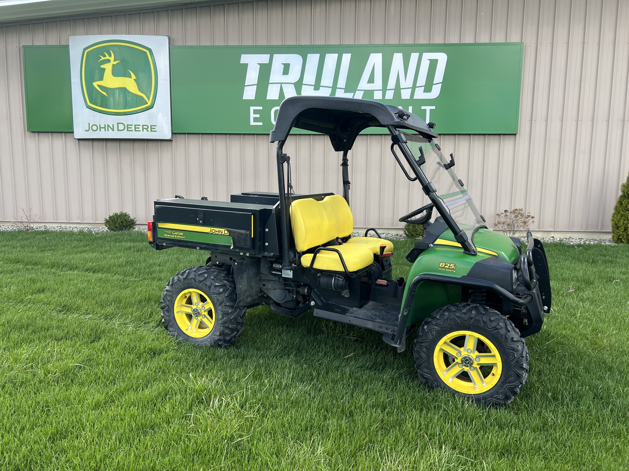 2015 John Deere XUV 825i Image 1