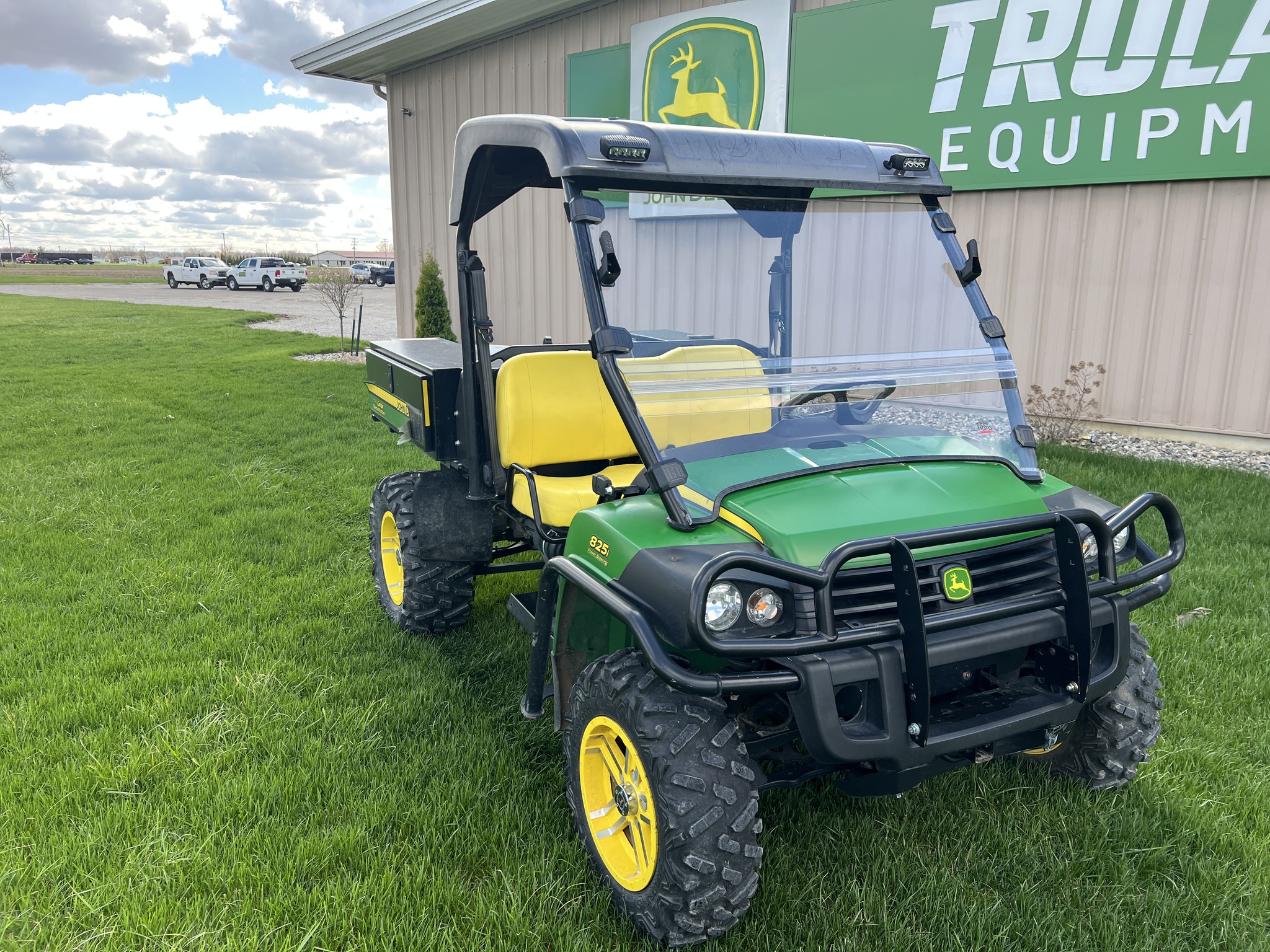 2015 John Deere XUV 825i Image 2