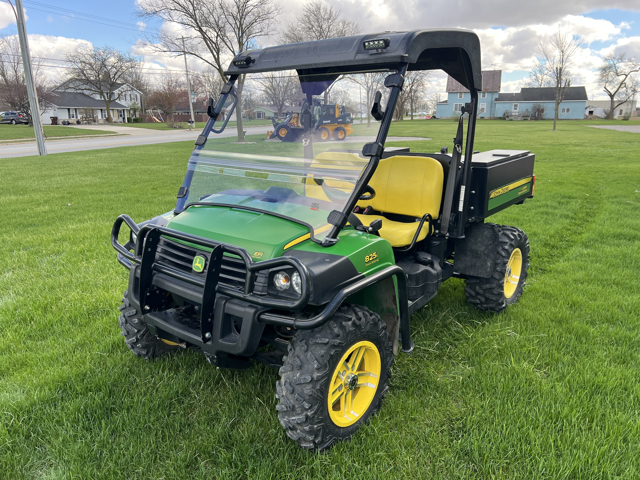 2015 John Deere XUV 825i Image 4