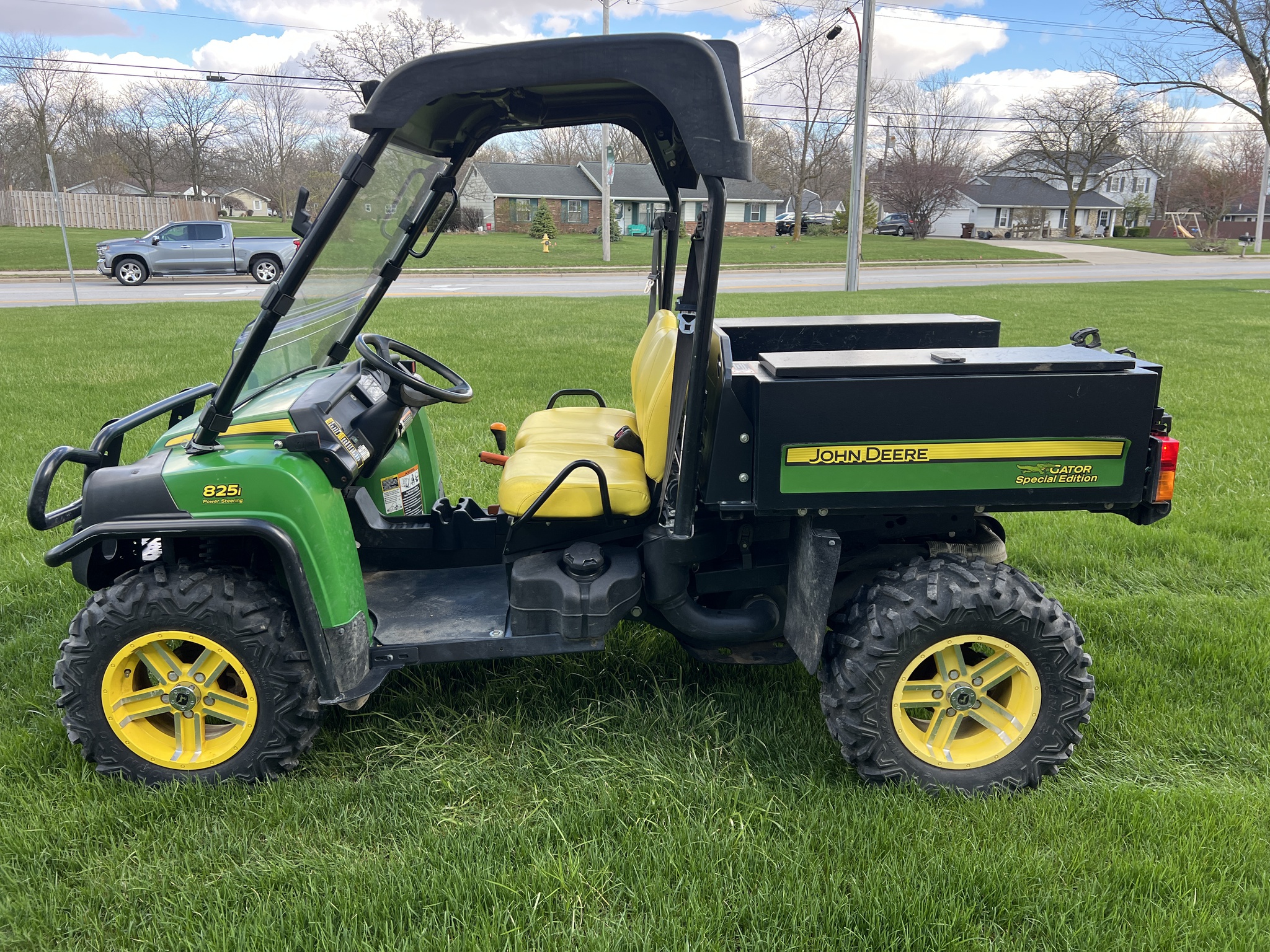 2015 John Deere XUV 825i Image 5