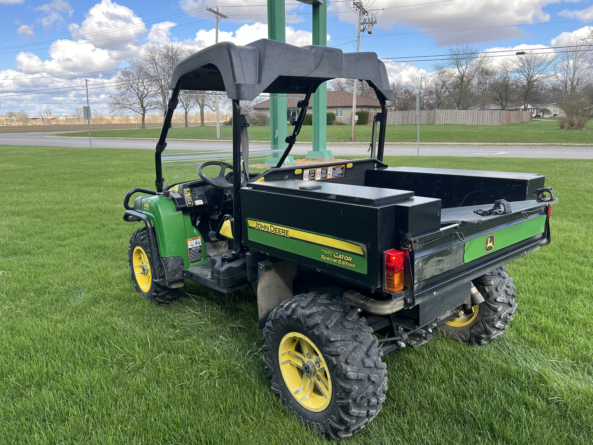 2015 John Deere XUV 825i Image 6