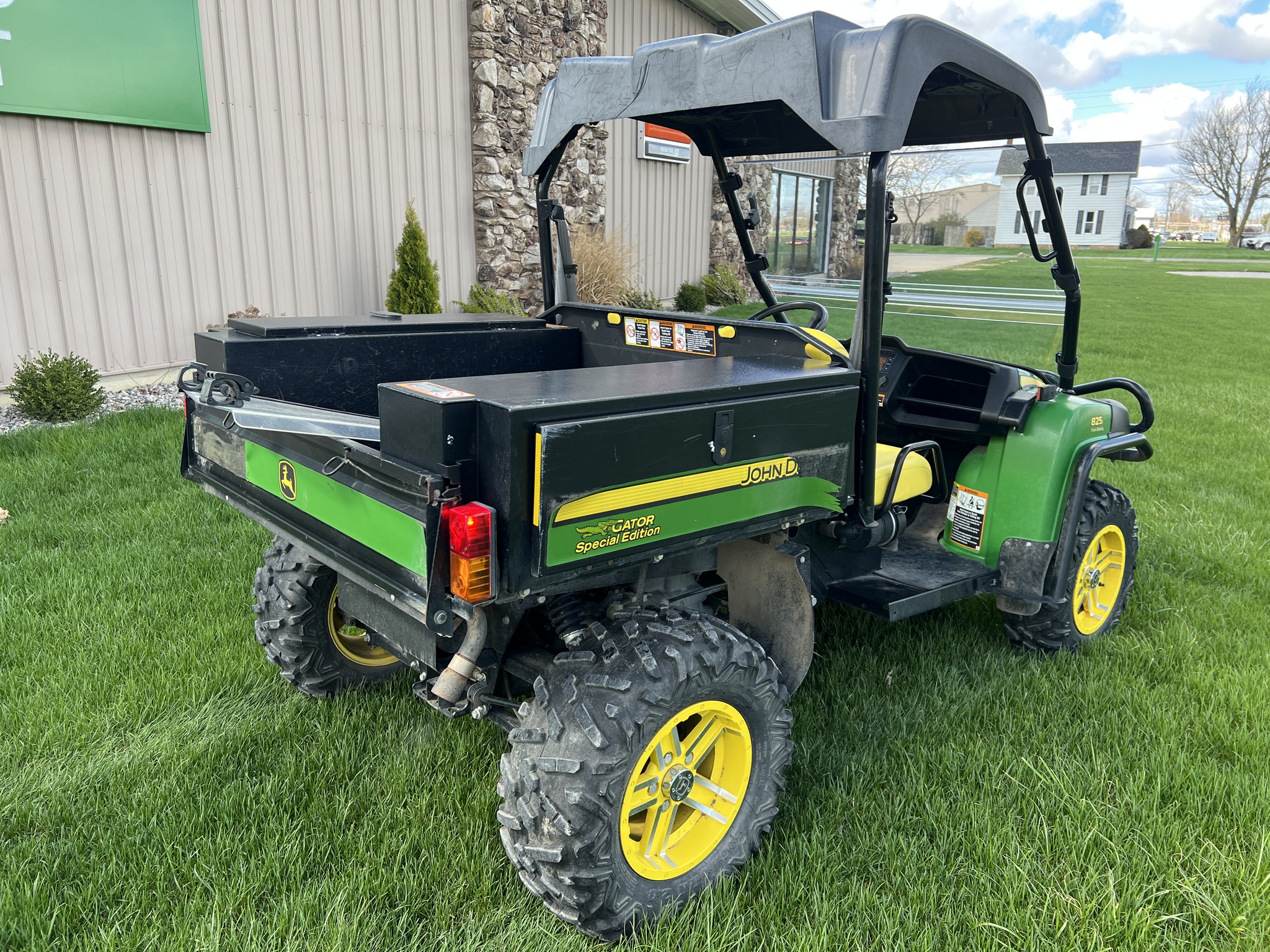 2015 John Deere XUV 825i Image 8