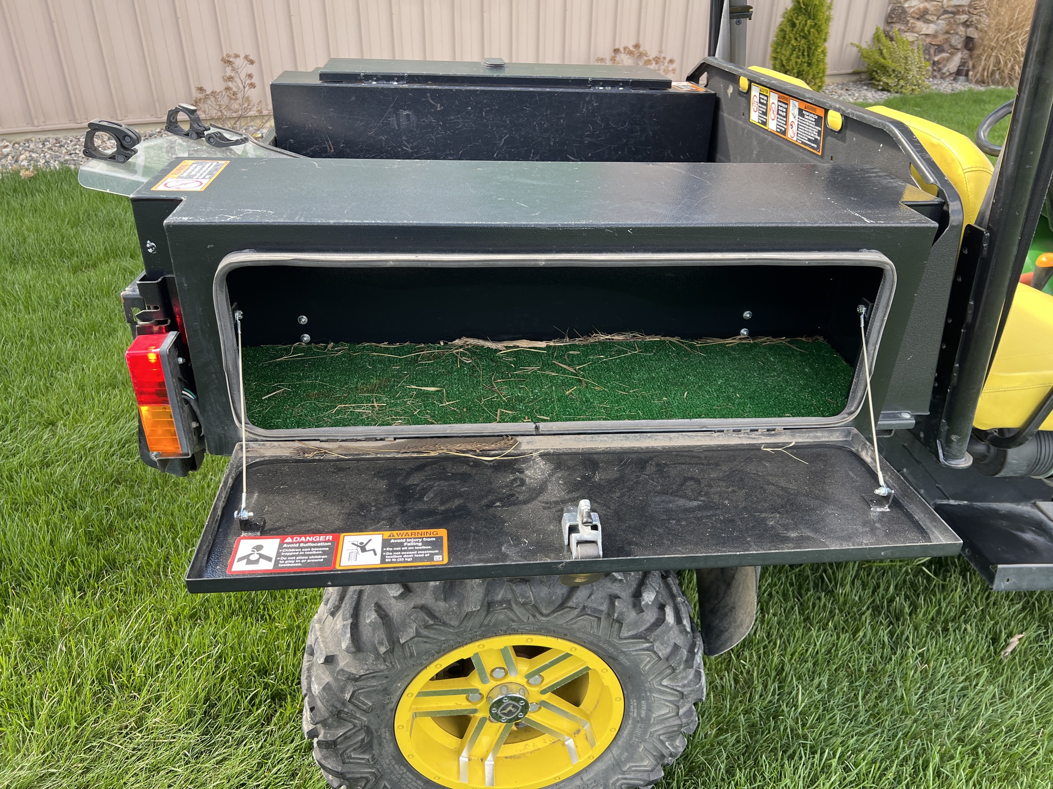 2015 John Deere XUV 825i Image 9