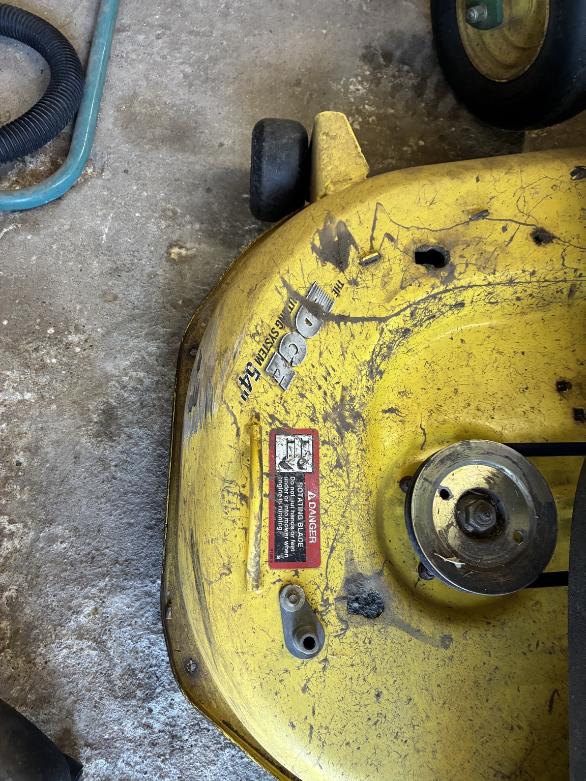 2011 John Deere Z445 Image 4