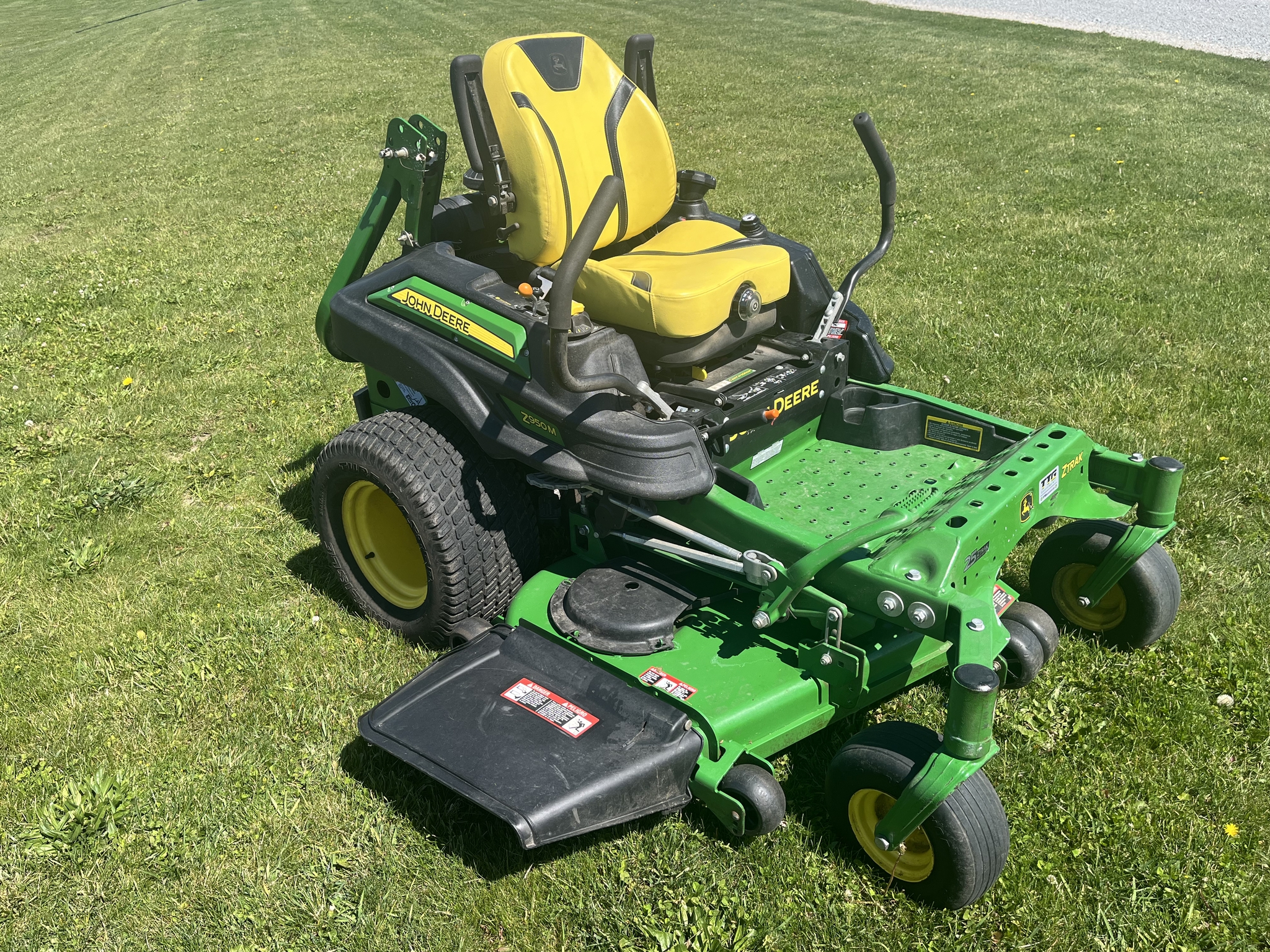 2022 John Deere Z950M Image 3