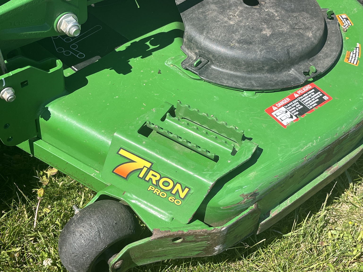 2022 John Deere Z950M Image 8