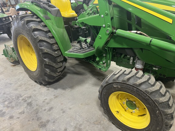 Photo of 2023 John Deere 4066M