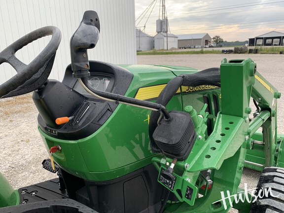 Photo of 2023 John Deere 4066M
