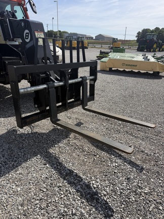 2025 JLG AG832