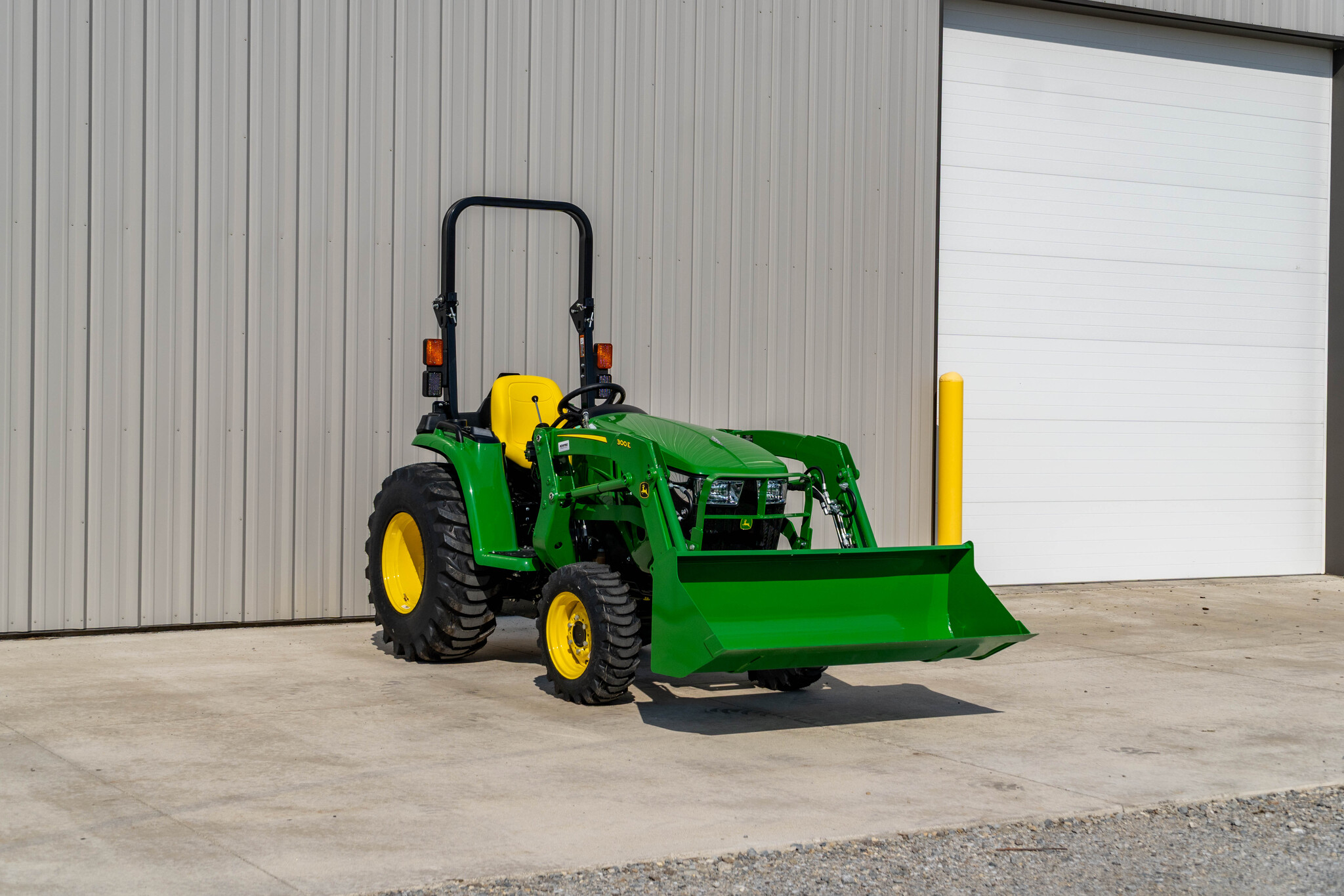 New In-Stock 2026 John Deere 3025E Compact Utility Tractors at Koenig Equipment in Lebanon, OH - PhotoXL1