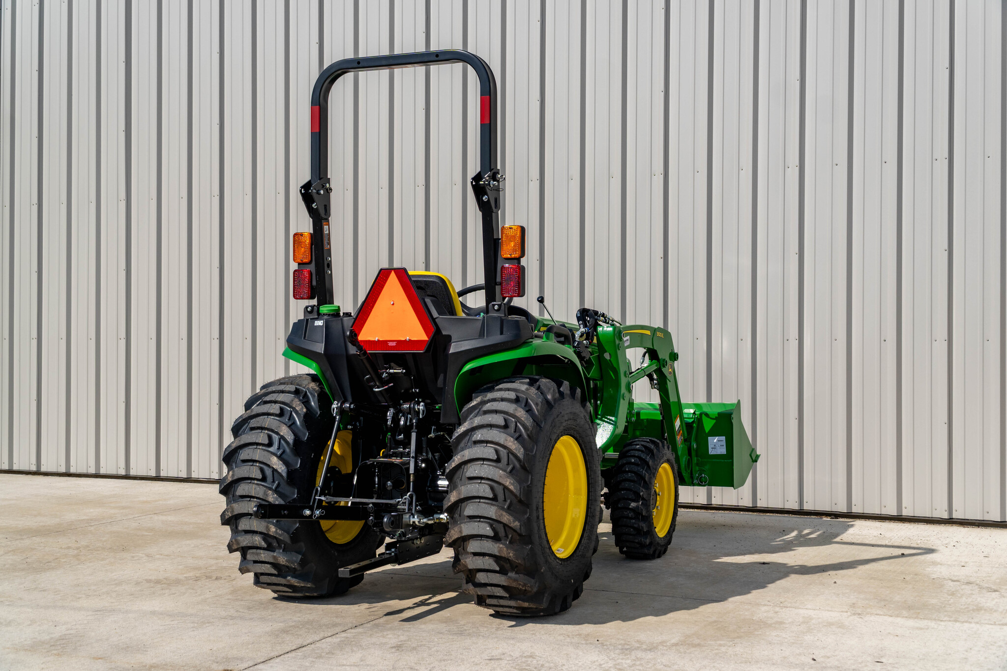 New In-Stock 2026 John Deere 3025E Compact Utility Tractors at Koenig Equipment in Lebanon, OH - PhotoXL6
