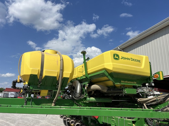 Photo of 2024 John Deere 1795