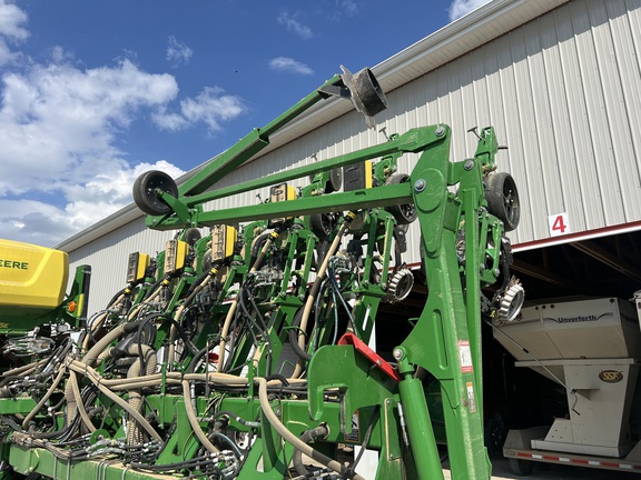 Photo of 2024 John Deere 1795