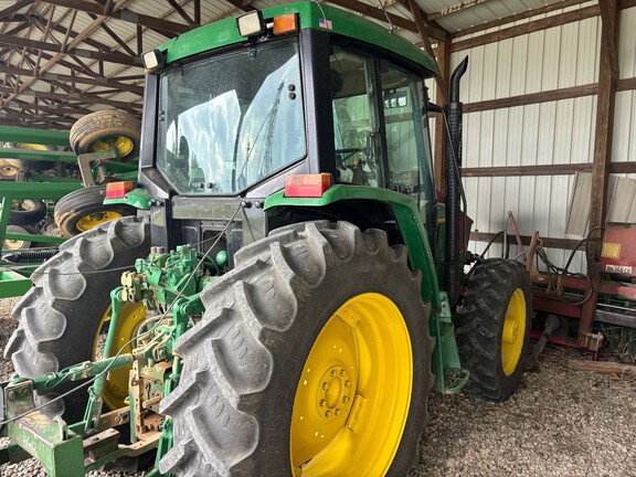Photo of 1994 John Deere 6400
