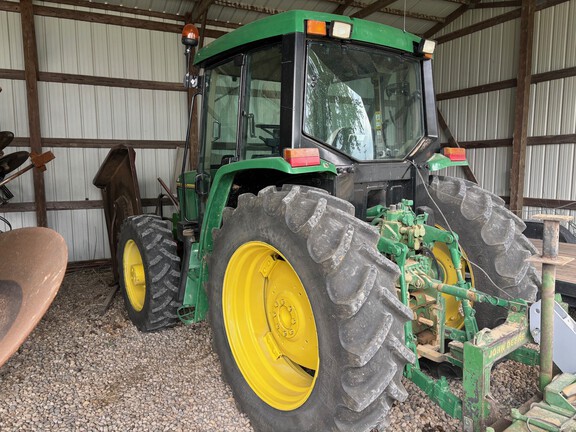 Photo of 1994 John Deere 6400