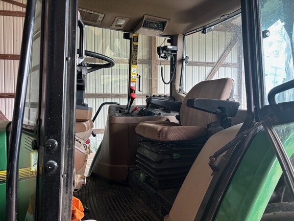 Photo of 1994 John Deere 6400