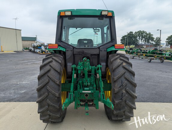 Photo of 1994 John Deere 6400