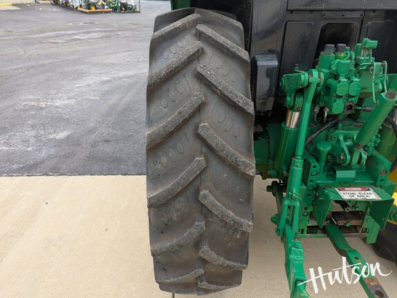 Photo of 1994 John Deere 6400