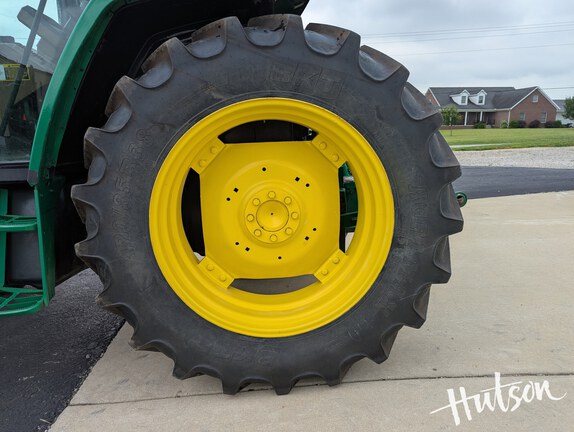 Photo of 1994 John Deere 6400