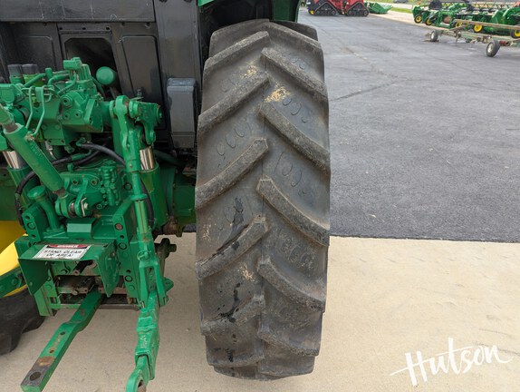 Photo of 1994 John Deere 6400