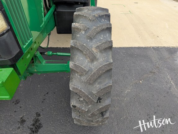Photo of 1994 John Deere 6400