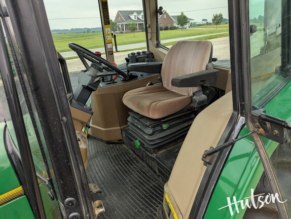 Photo of 1994 John Deere 6400