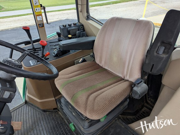 Photo of 1994 John Deere 6400