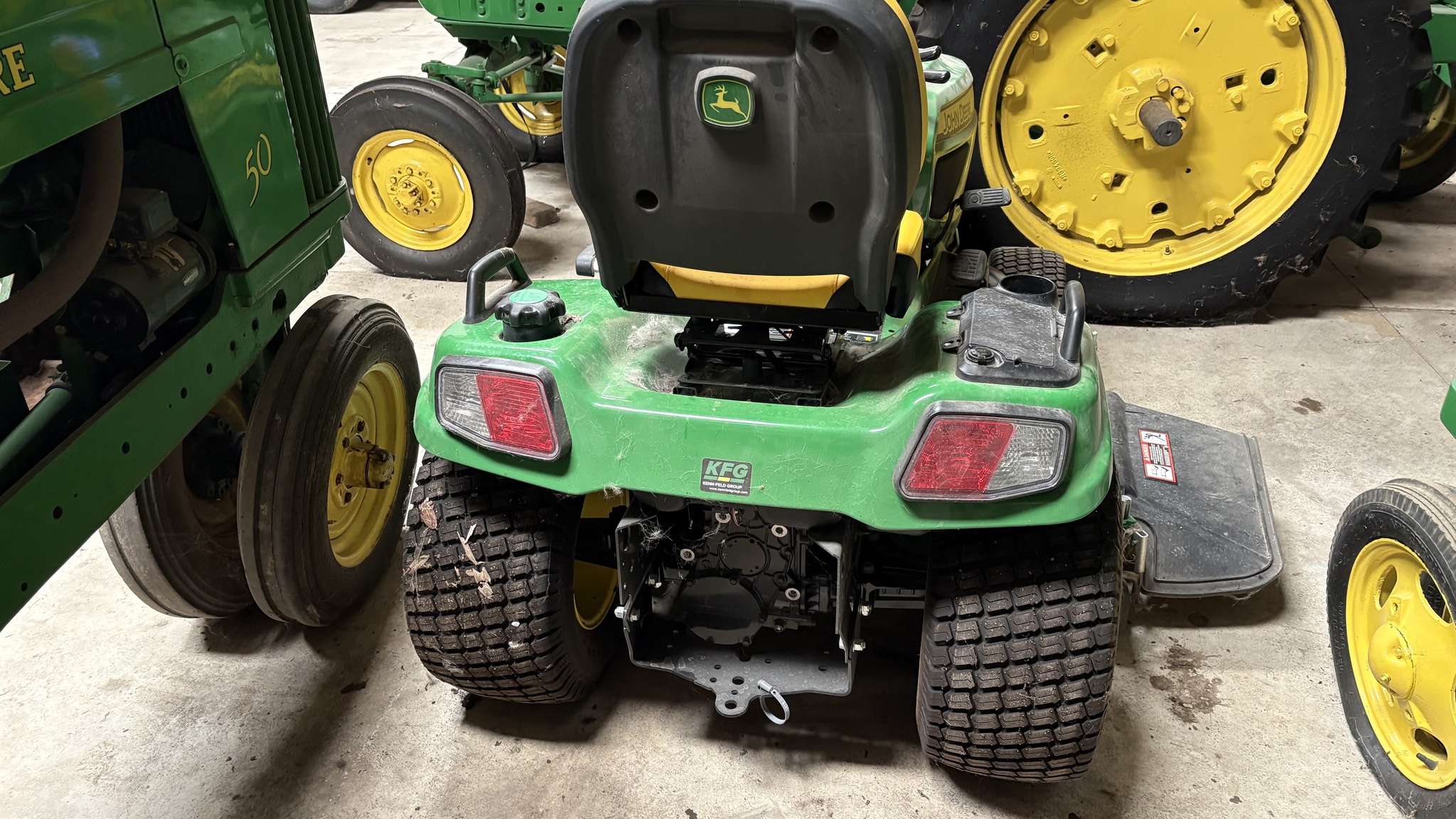 2023 John Deere X750 Image 5