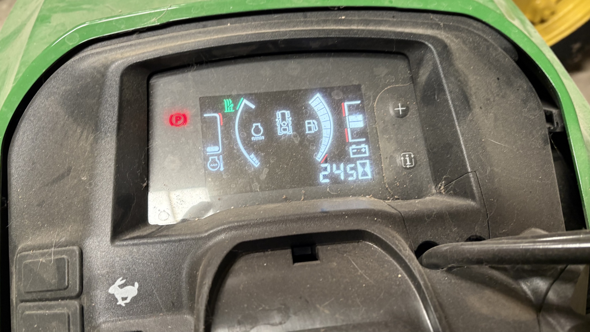 2023 John Deere X750 Image 6