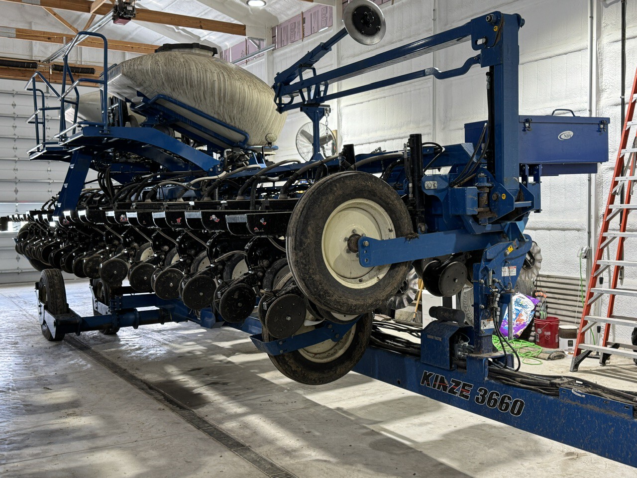  2012 Kinze 3660 at Heritage Tractor in Pontiac, IL