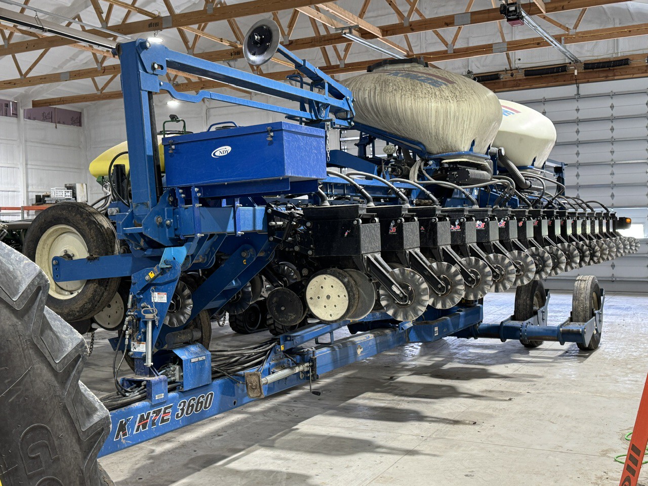 2012 Kinze 3660 at Heritage Tractor in Pontiac, IL