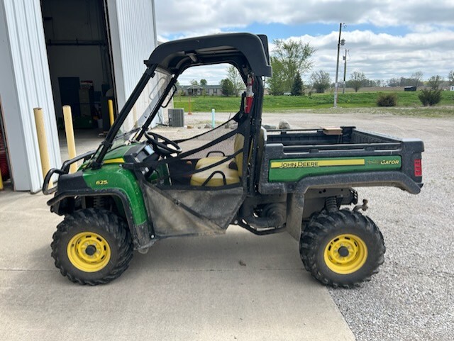2015 John Deere XUV 625I GREEN Image 1