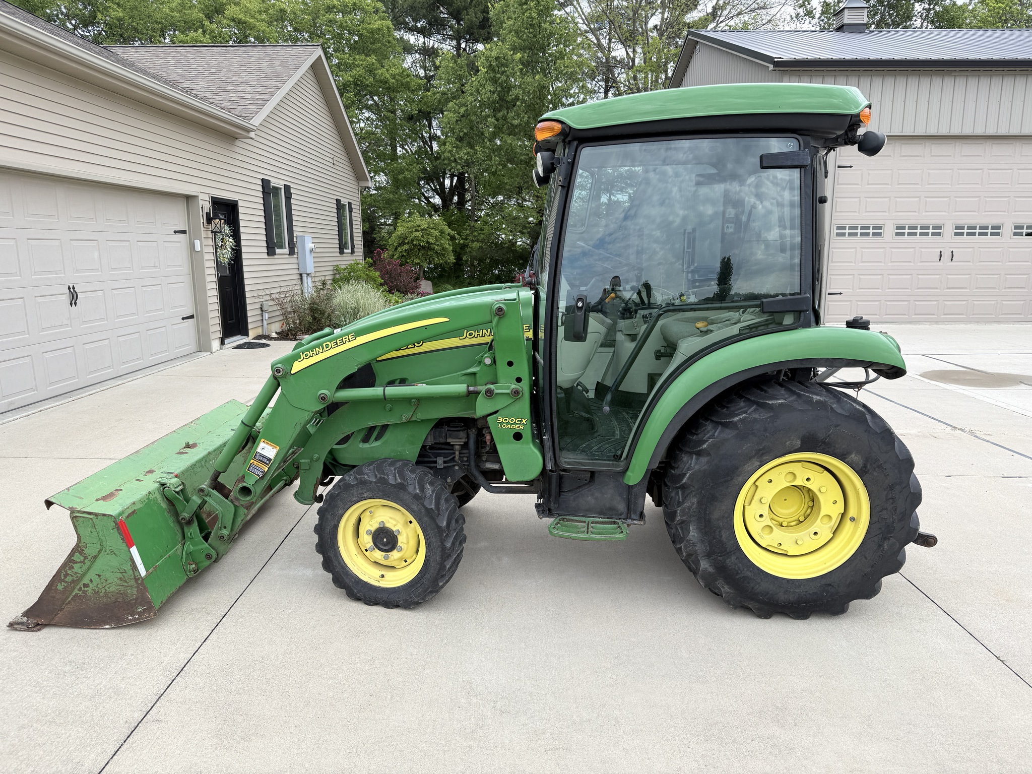 2007 John Deere 3520 Image 3