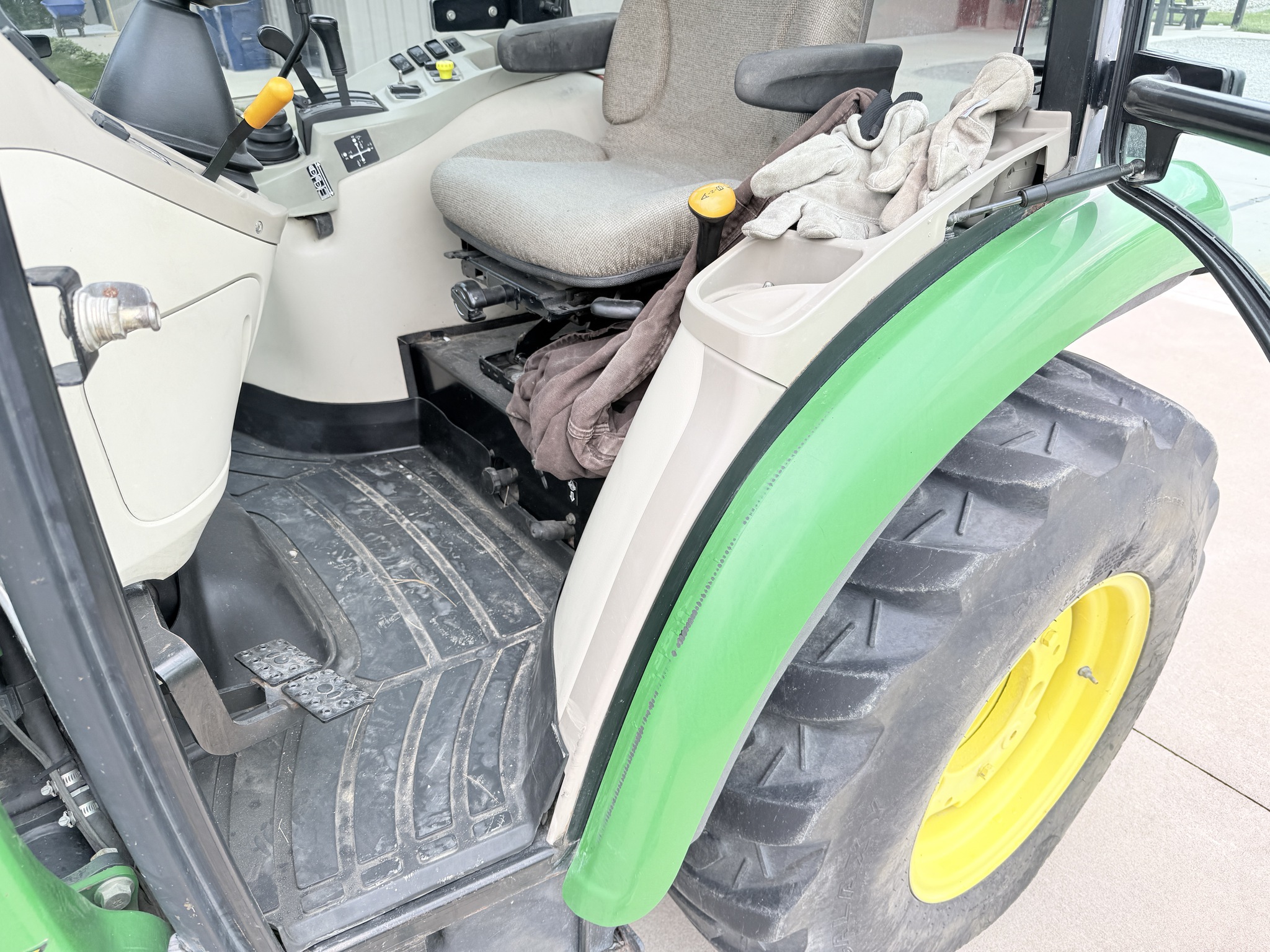 2007 John Deere 3520 Image 19