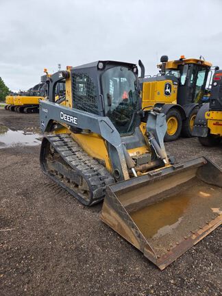 Photo of a 2010 John Deere 333D
