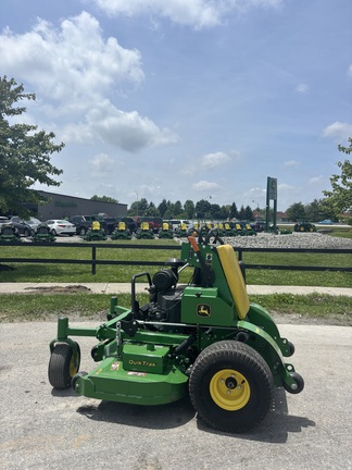2023 John-Deere 652R